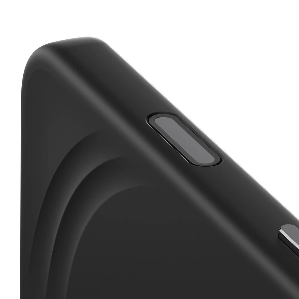 PanzerGlass CARE Flow Case with MagSafe for iPhone 17  - Black