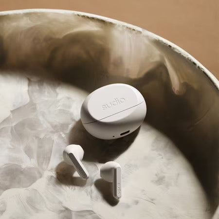 Herschel Anchor 14 Inch Sleeve - Grid Naval Academy/Magnet