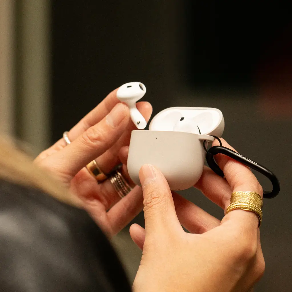 Native Union Curve Case for AirPods 4th generation - Sandstone